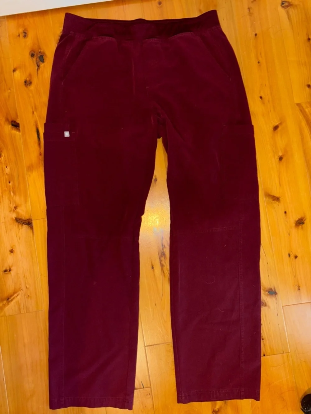 Men’s Figs maroon axim cargo scrub pants